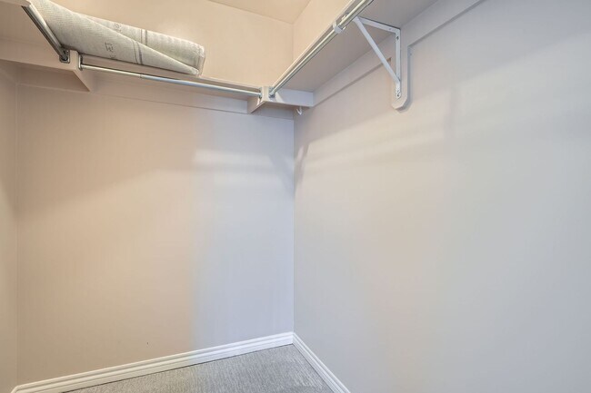 Building Photo - 300 W 11th Ave