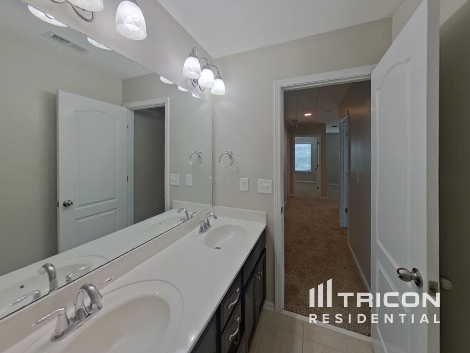 Building Photo - 1000 Wainscott Dr