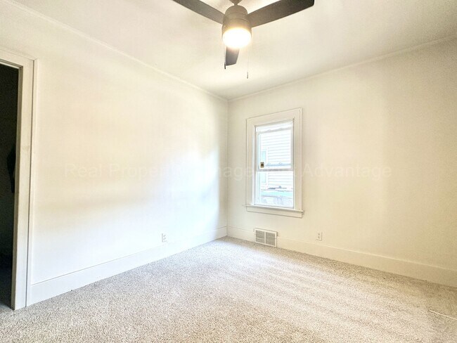 Building Photo - Fully Updated 2BR / 1.5BA – Steps from Dow...