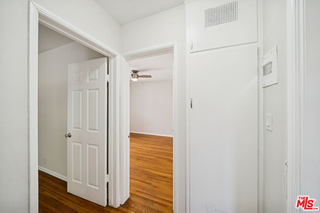 Building Photo - 7571 Willoughby Ave