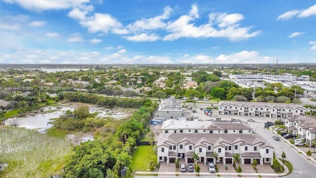 Building Photo - 286 SW 159th Dr