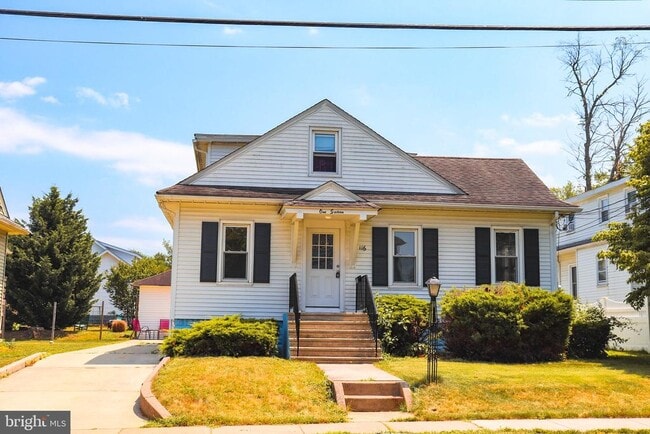 Building Photo - 116-E E Clinton Ave