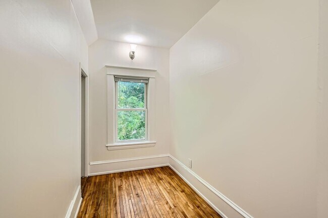 Building Photo - 3014 N Humboldt Ave