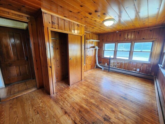 Building Photo - NOW $100 OFF! - Charming Single-Family Home