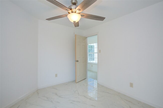 Building Photo - 4427 Waterfall Way