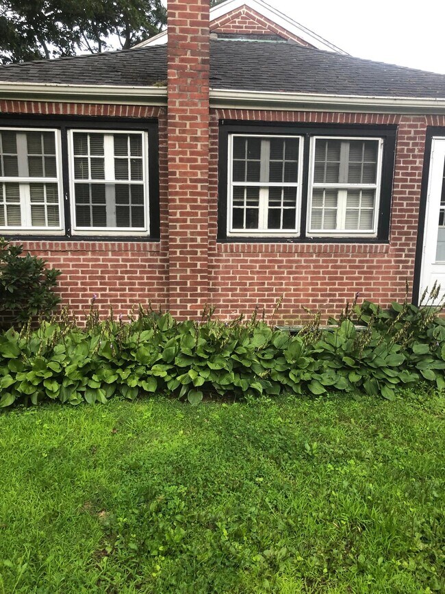 Building Photo - 102 Kent Rd