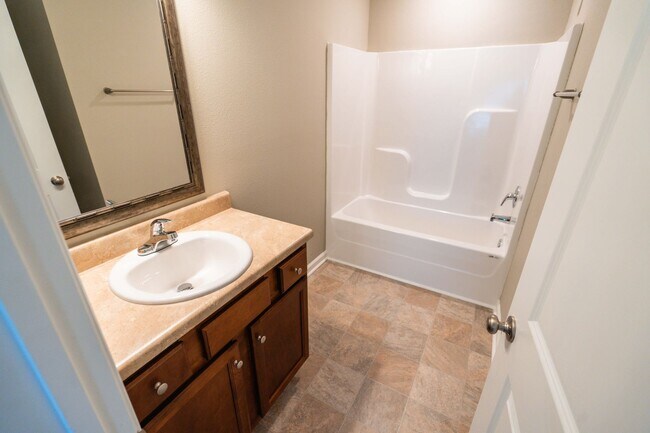Building Photo - 3/3 Condo in Mission Overlook-MOVE IN SPEC...
