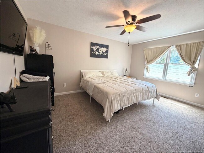 Building Photo - 1030 Rim Rd