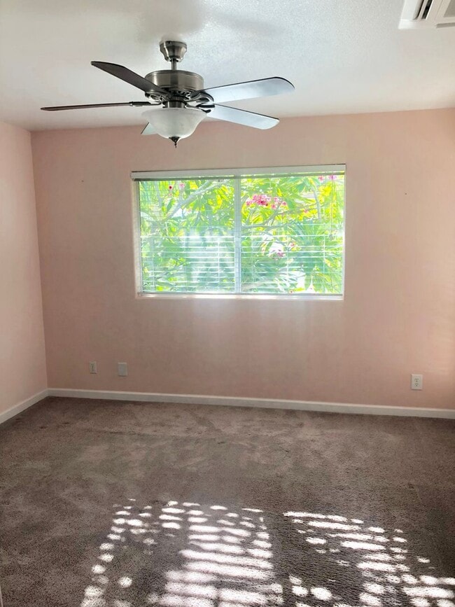 Building Photo - 75-6081 Alii Dr. E201