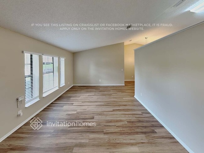 Building Photo - 2206 Fairmont Cir