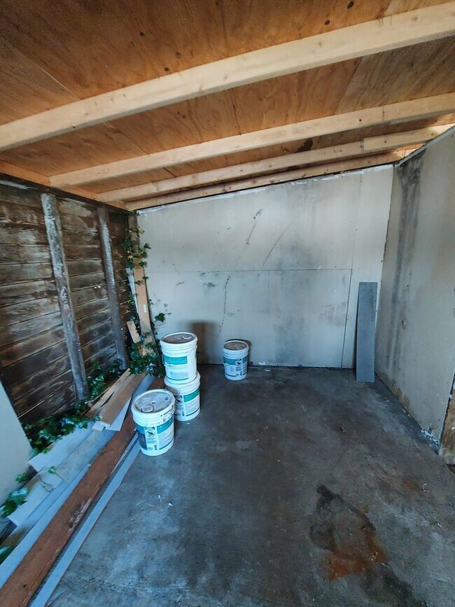 Building Photo - Charming Tacoma Home on a Peaceful Corner Lot!