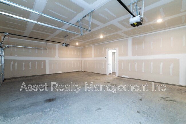 Building Photo - 4714 Willow Bluff Cir