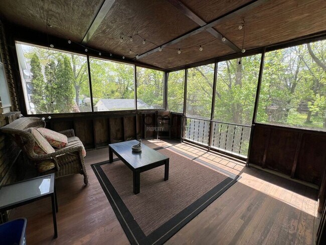 Building Photo - 3232 Clarendon Rd