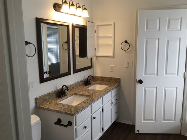 Building Photo - 15439 S 45th St