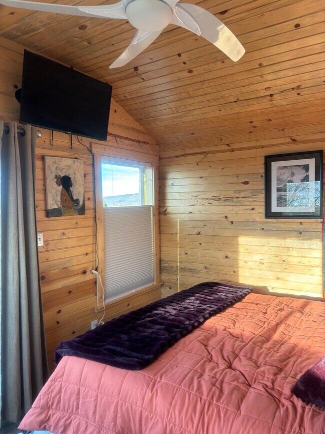 Building Photo - 41159 Sunnyview Loop