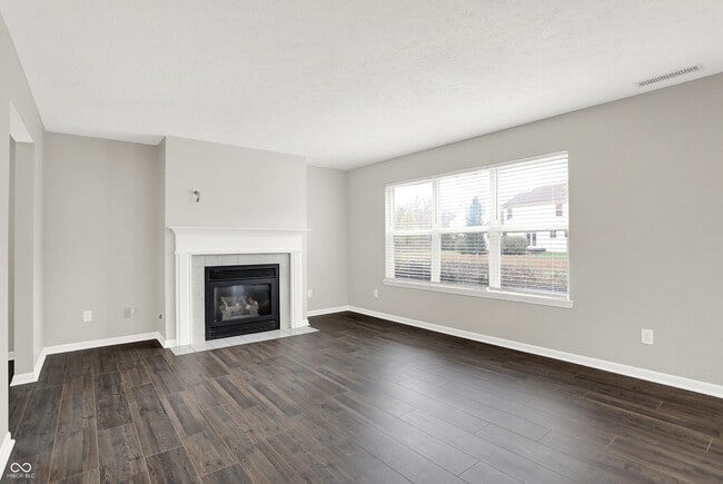 Building Photo - 5761 Cantigny Way S