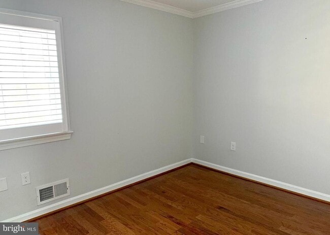 Building Photo - 1040 N Royal St