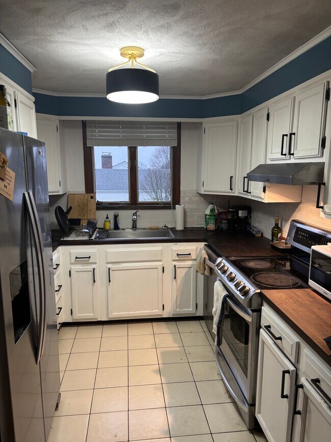 Building Photo - ****North Providence/Fruit Hill – Single Family with In-Law Unit - $2,995****