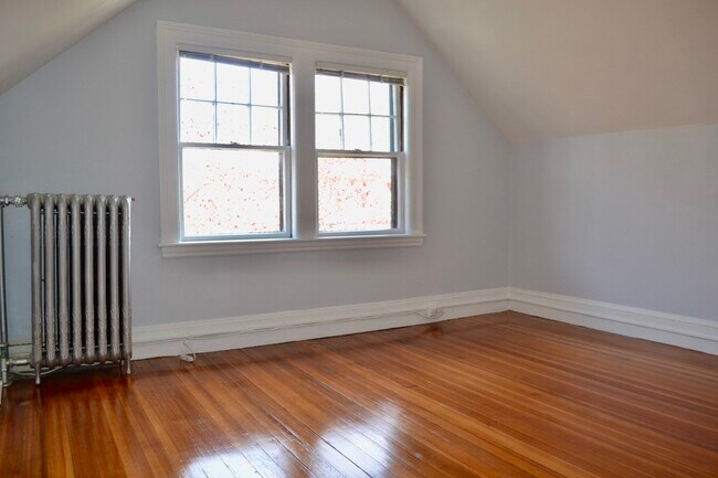 Building Photo - 291 Mt Auburn St