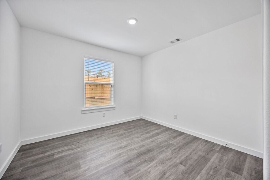Building Photo - 8224 Bigwood St