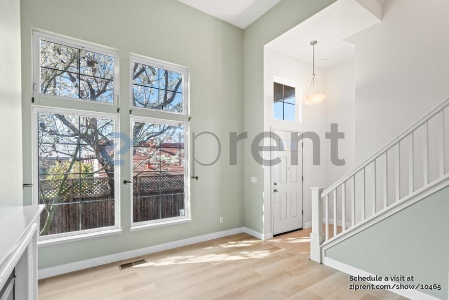 Building Photo - 1017 Keeble Ct