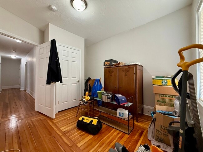 Building Photo - 11 John St