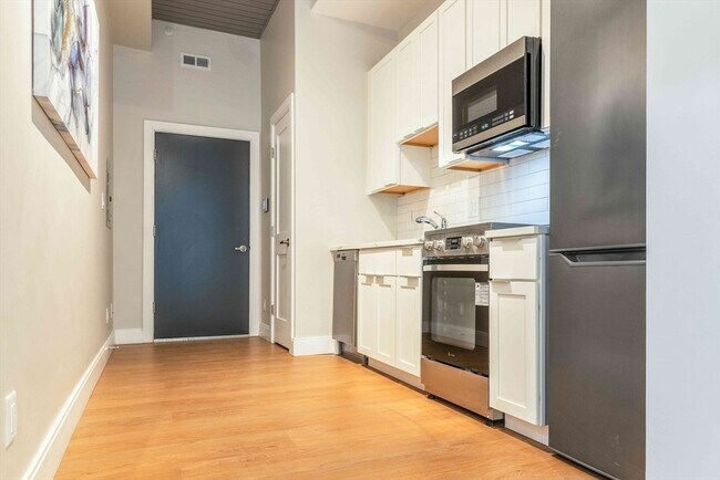 Building Photo - 44 Bromfield St