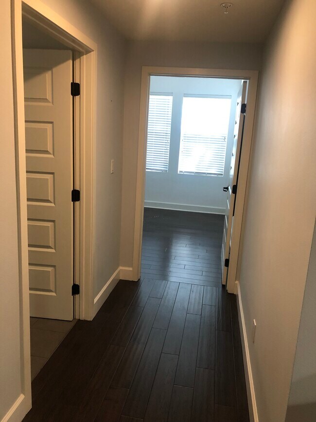 Building Photo - 1243 Franklin St