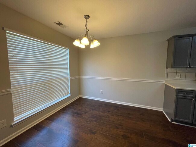 Building Photo - 4007 Cambridge Dr