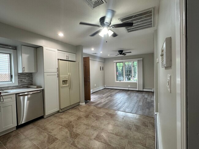 Building Photo - 312 Elverton Ave