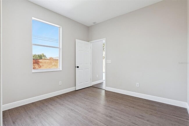 Building Photo - 1209 Cathcart Cir