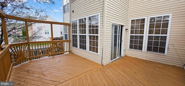 Building Photo - 2483 Lakeside Drive