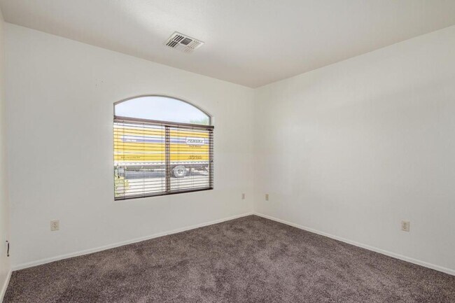 Building Photo - 13296 E Coyote Well Dr