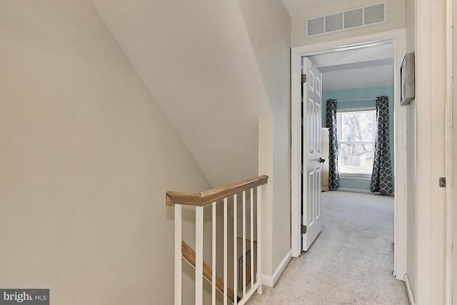 Building Photo - 8492 Laurel Oak Dr