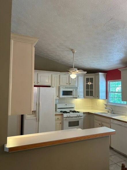 Building Photo - 5180 Sugar Crest Dr