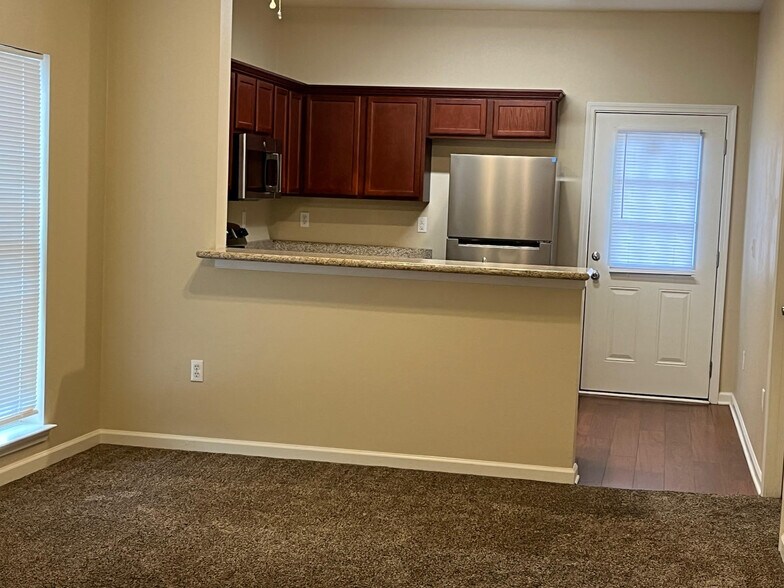 Building Photo - 285 Bella Sera Ln