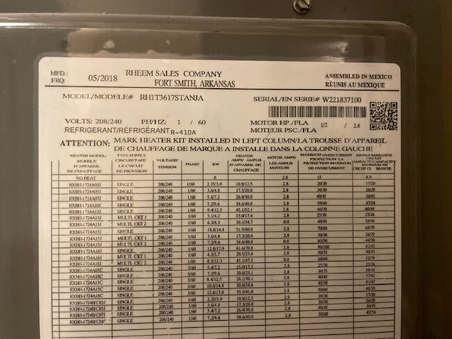 Building Photo - Nice 2 Bedroom/2.5 Bath/1 Car Garage End Unit Townhome For Rent!