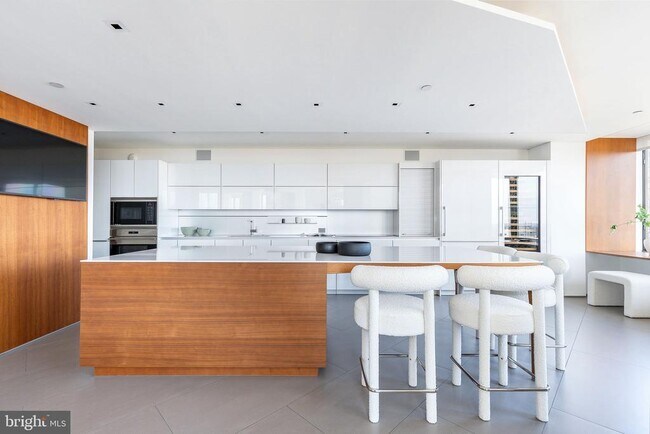 Building Photo - 210 W Rittenhouse Square