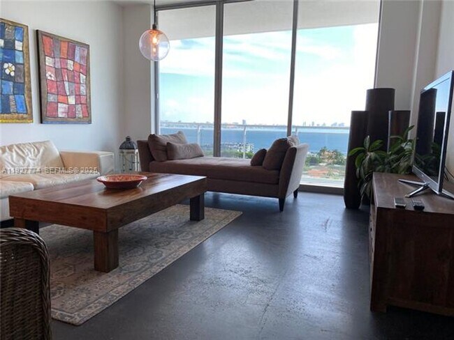 Building Photo - 7901 Hispanola Ave