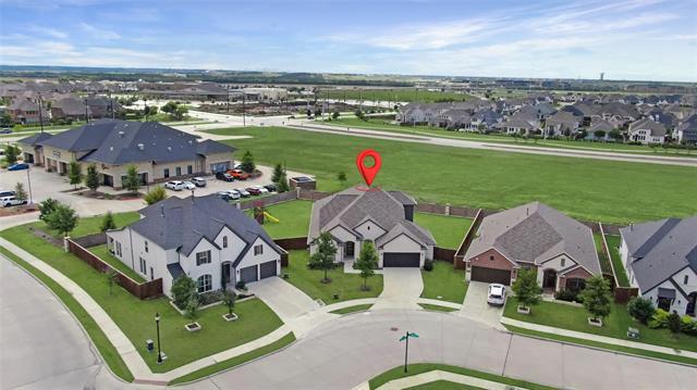 Building Photo - 890 Stanley St