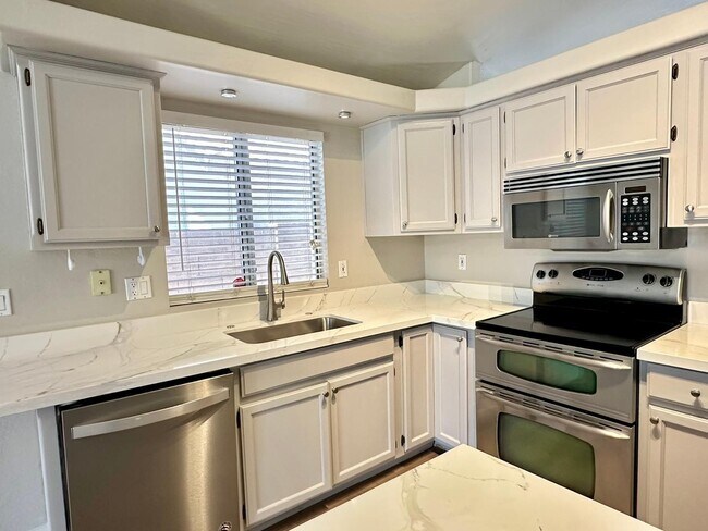 Building Photo - 4781 W Harrison St