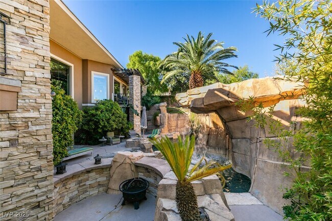 Building Photo - 549 Regents Gate Dr