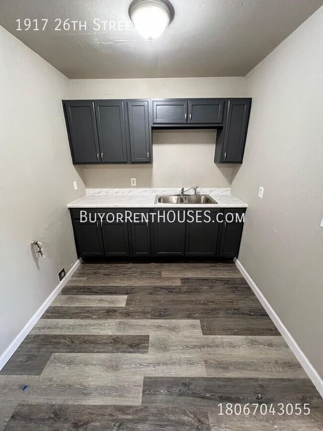 Building Photo - $499 Move-In Special (+ admin fee) + $0 De...