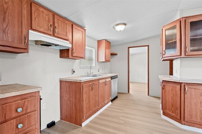 Building Photo - 22091 Bowden Dr