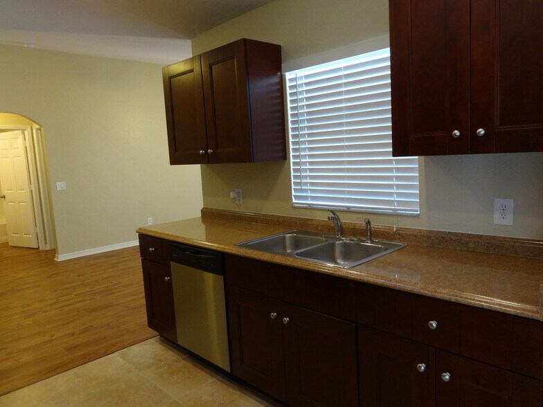 Building Photo - 3965 SW Laffite St