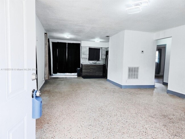 Building Photo - 4101 SW 54th Ct
