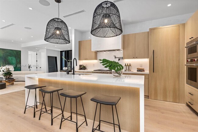 Building Photo - 4024 Bonita Ave