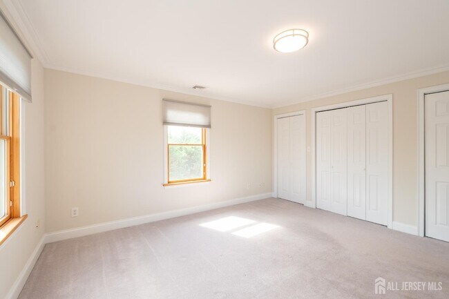Building Photo - 135 Summerhill Rd