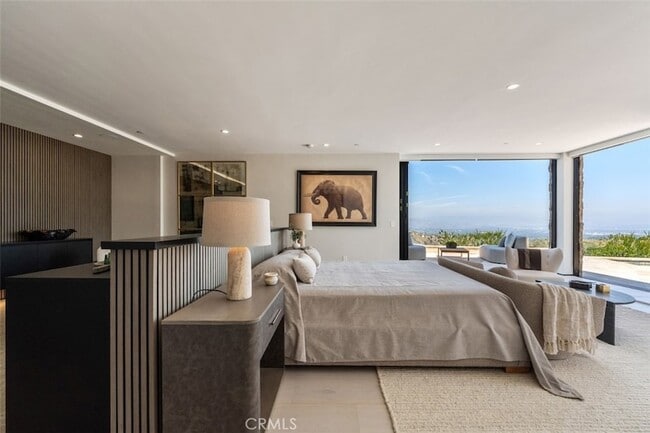 Building Photo - 3121 Old Topanga Canyon Rd
