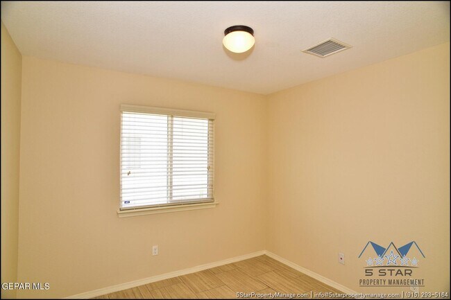 Building Photo - 14920 Tim Hardaway